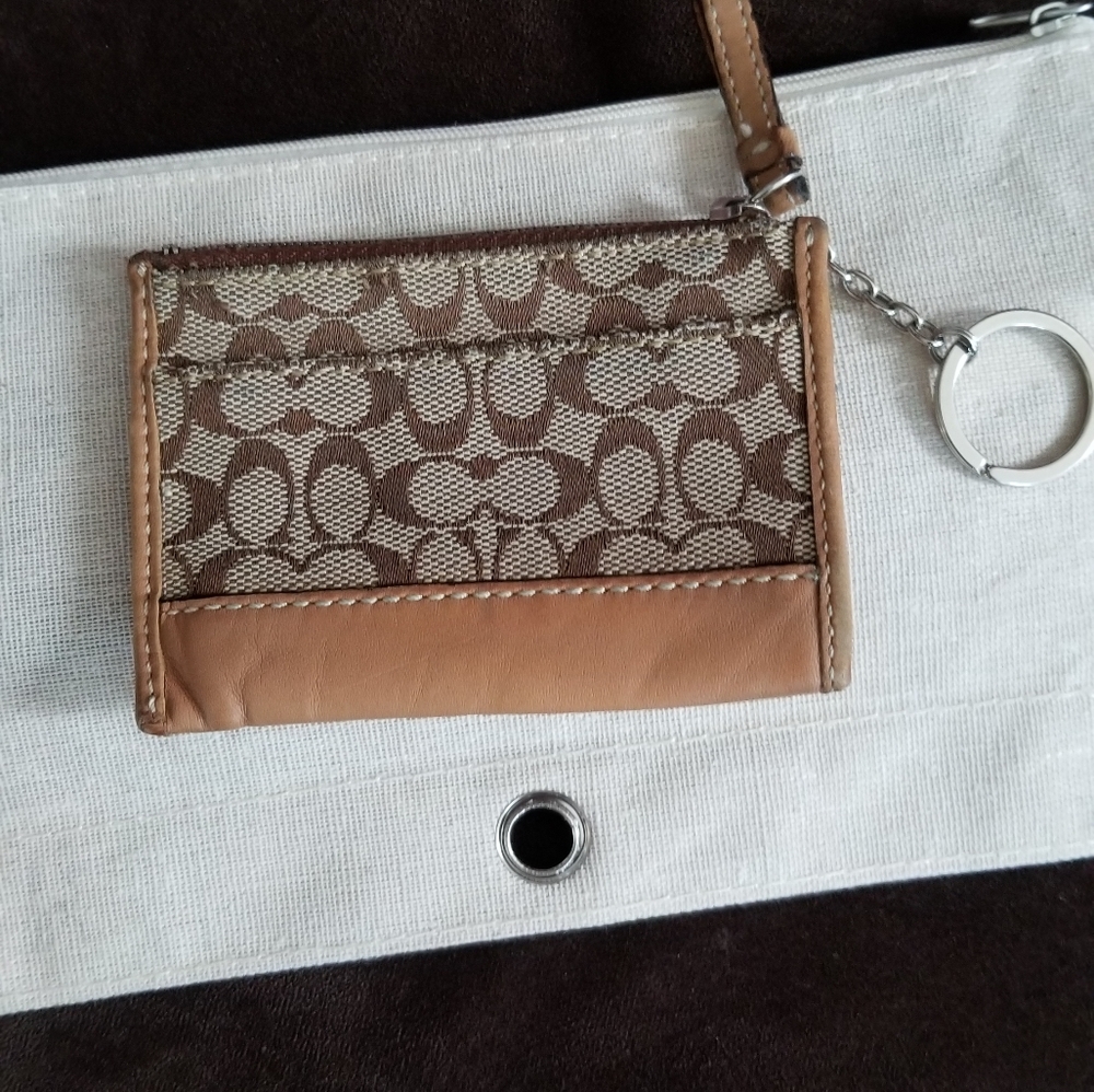 Coin purse with key chain